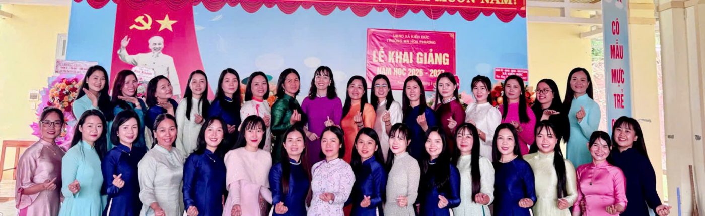 đội ngũ giáo viên trường mn Hoa Phượng